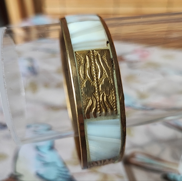 Brass Embossed Engraved Scroll Pattern Shell Tiled Bangle Bracelet Bohemian - Picture 2 of 7